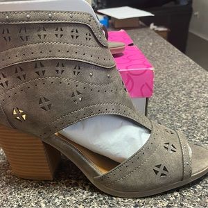 Summer sandals
